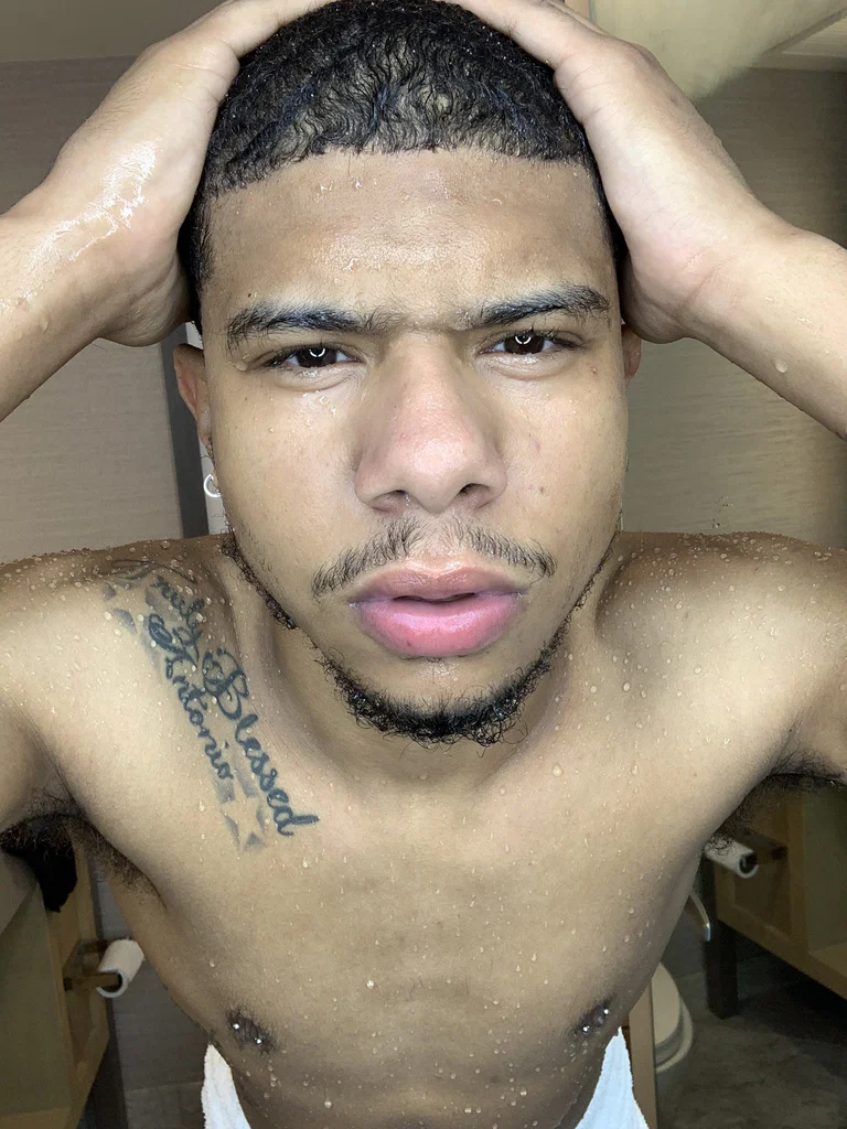 YaFavLightSkin's avatar