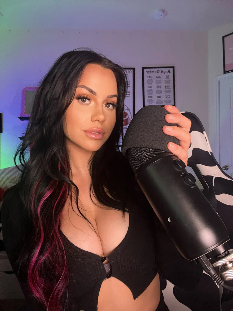 ShotsofSimone 💋's avatar