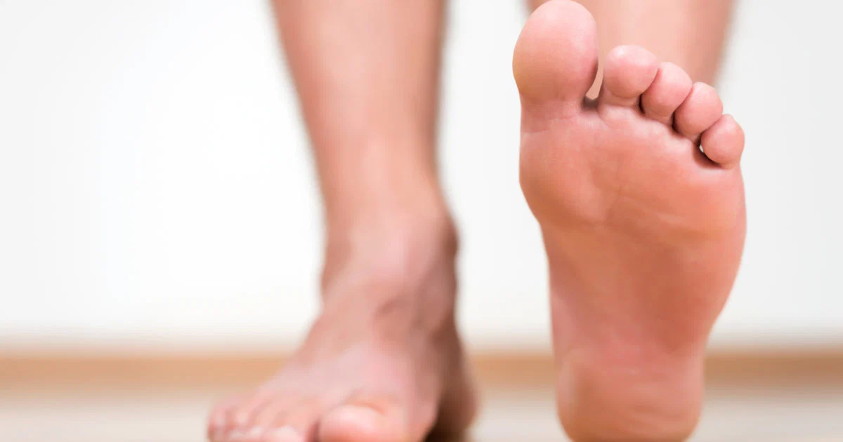 🦶🏼👣 profile banner