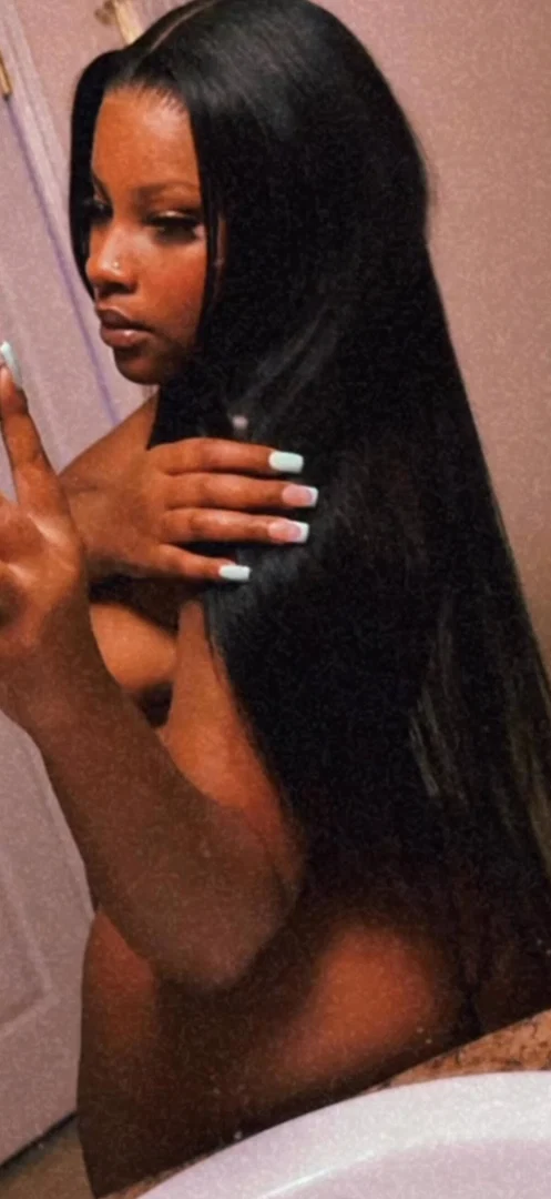 Tootsie🥵 profile banner