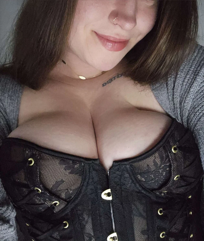 Lulu Lacy's avatar