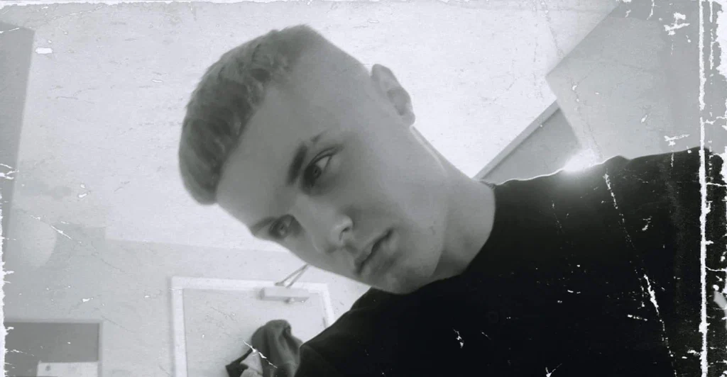 sam gardiner's avatar