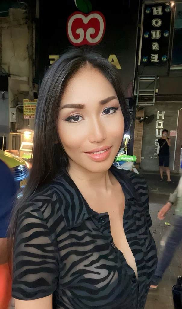 Poupee Thai's avatar
