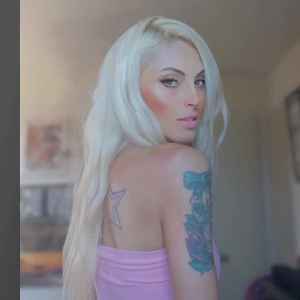 Charlie Marie's avatar