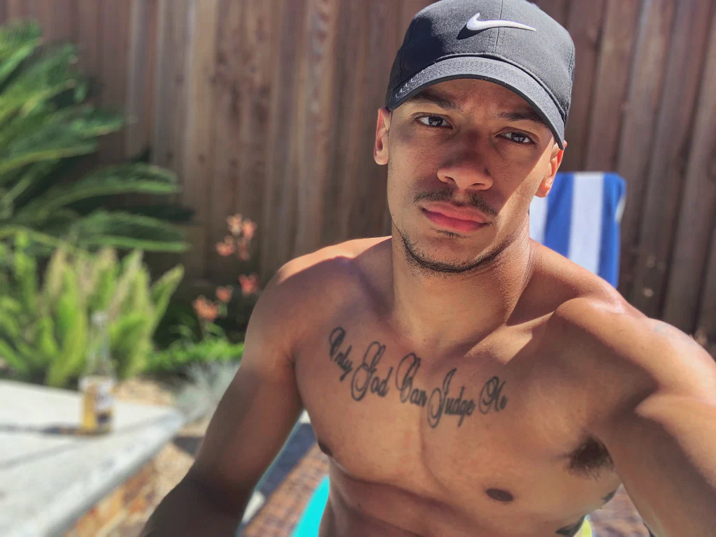 Stephan James's avatar