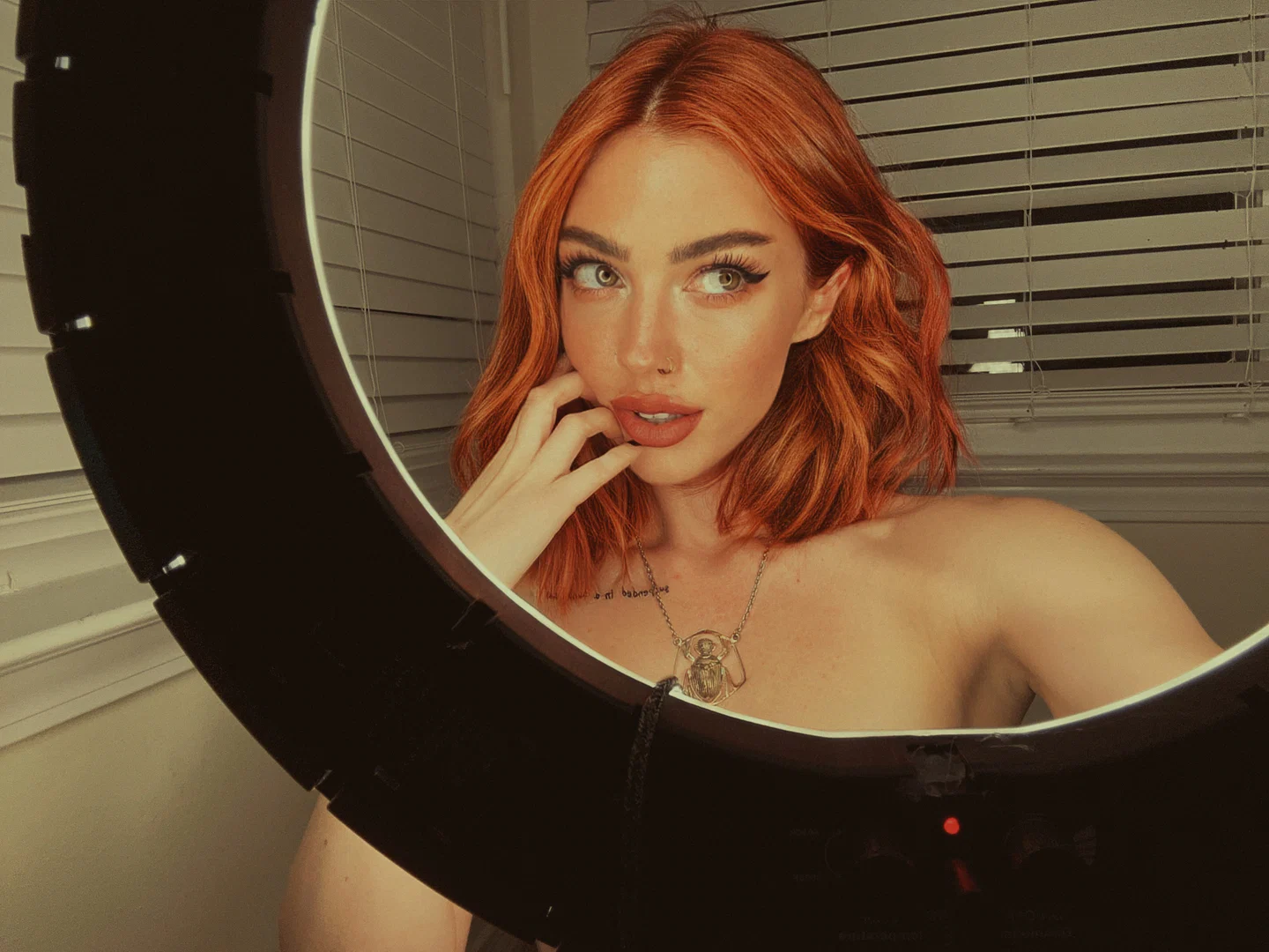 Carlie😇 profile banner