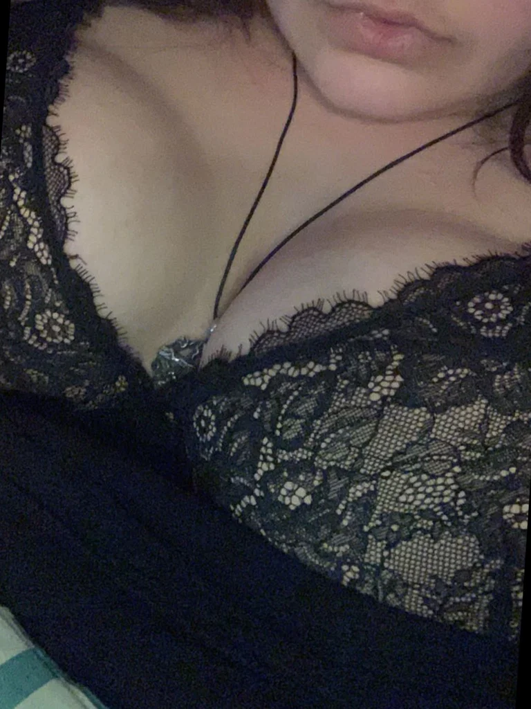 Witchy momma🖤🔮's avatar