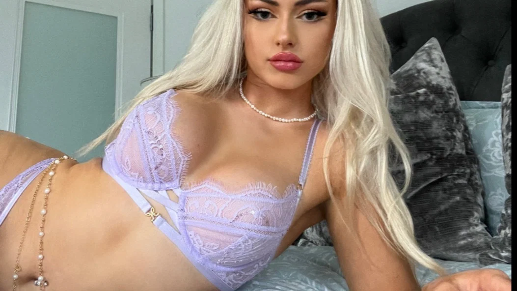 Leila💋 profile banner