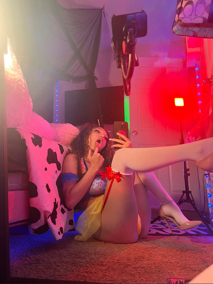 Come Inside & Play🤪🎮FaceTime Calls Avail profile banner