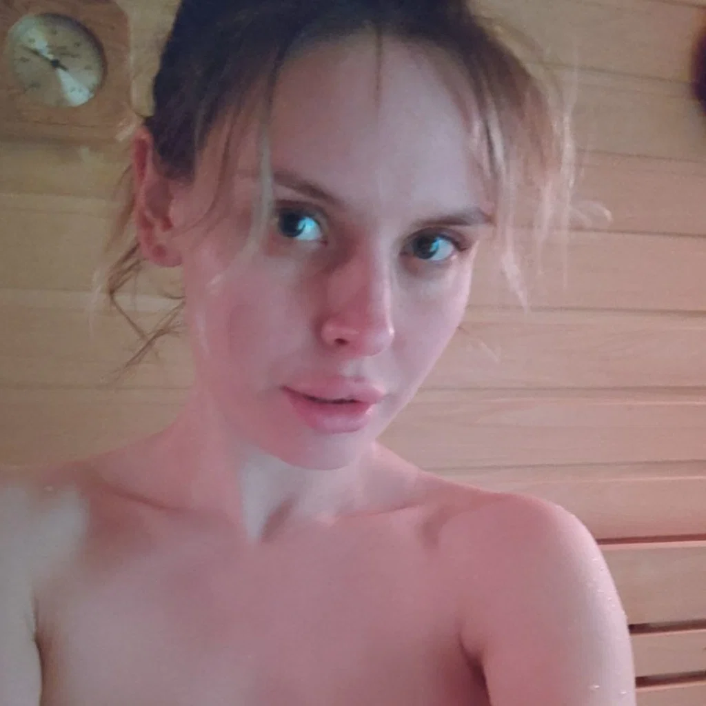VIKA🤍WEIX's avatar