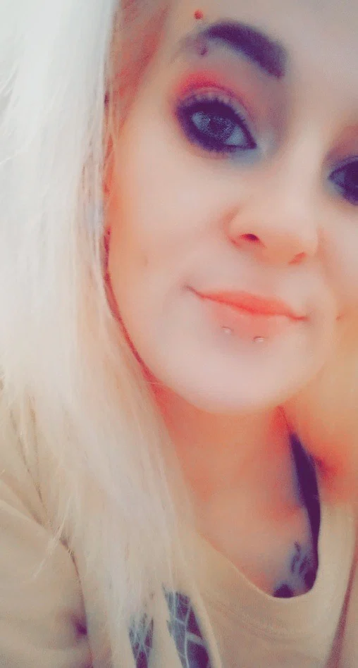 Blonde Brat's avatar