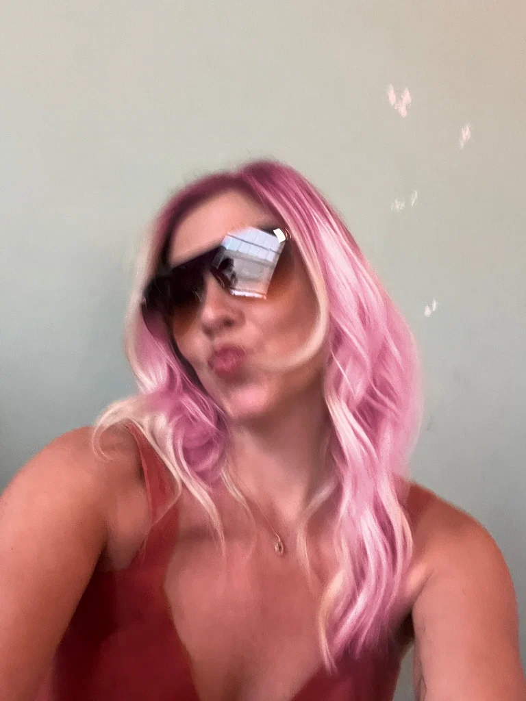Poppy Peaches's avatar