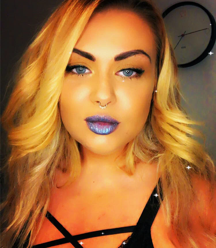 Ella Fox's avatar