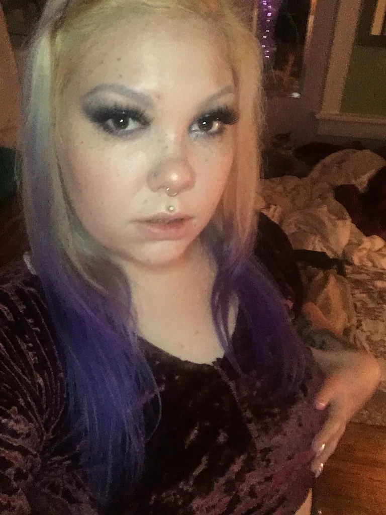 ✨🔮Amethyst Fist💜✨'s avatar