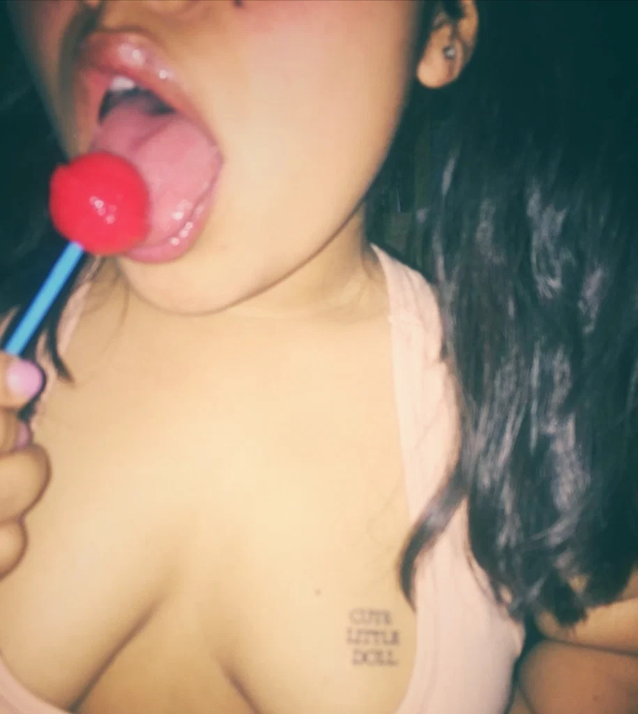 CuteDoll69 🍭's avatar