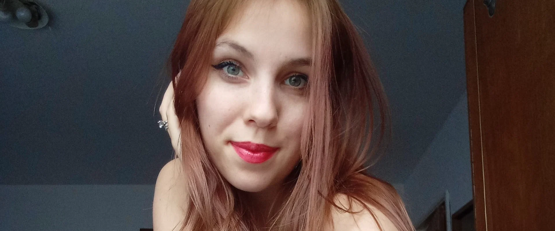 Luana profile banner