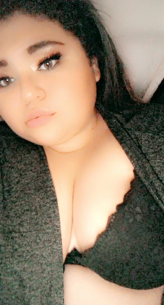 Nikole Marie's avatar