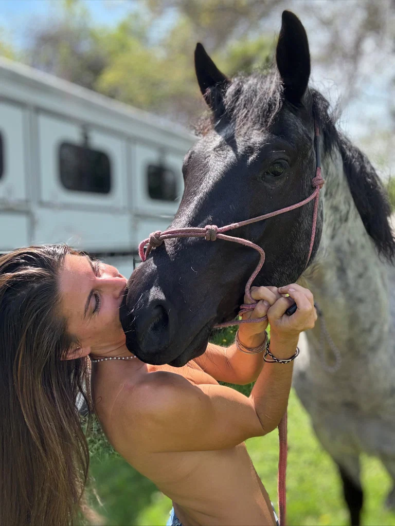 Nicole fox 🦊's avatar