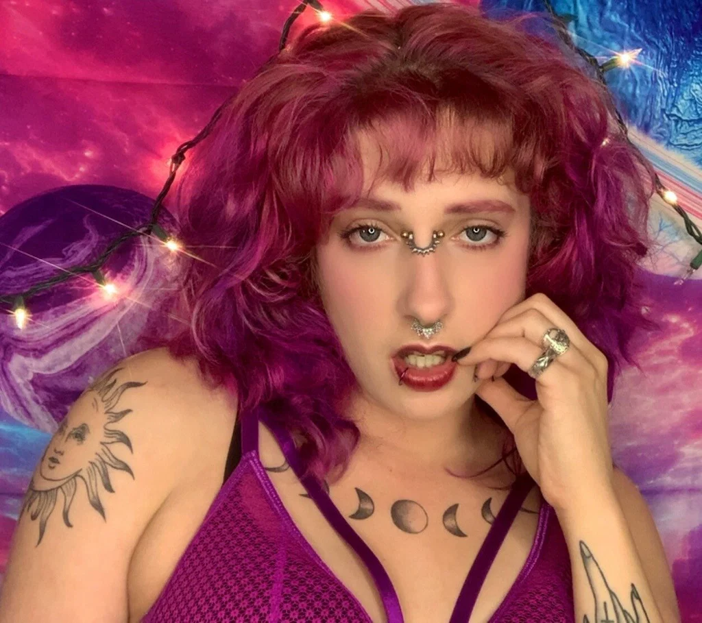 𝐸𝑚𝑏𝑒𝑟 𝐴𝑛𝑛 VIP's avatar