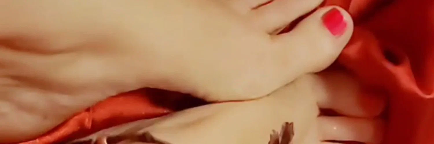 Joannaarro profile banner