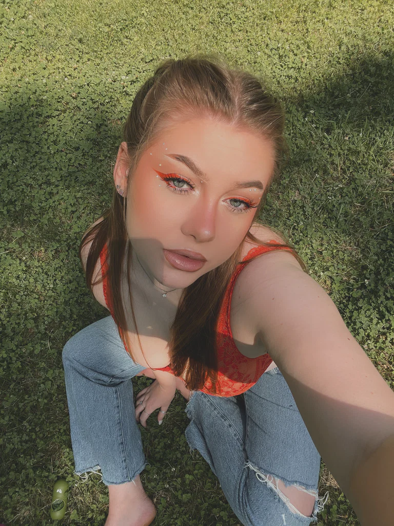 𝓽𝓸𝔀𝓷 🍓's avatar