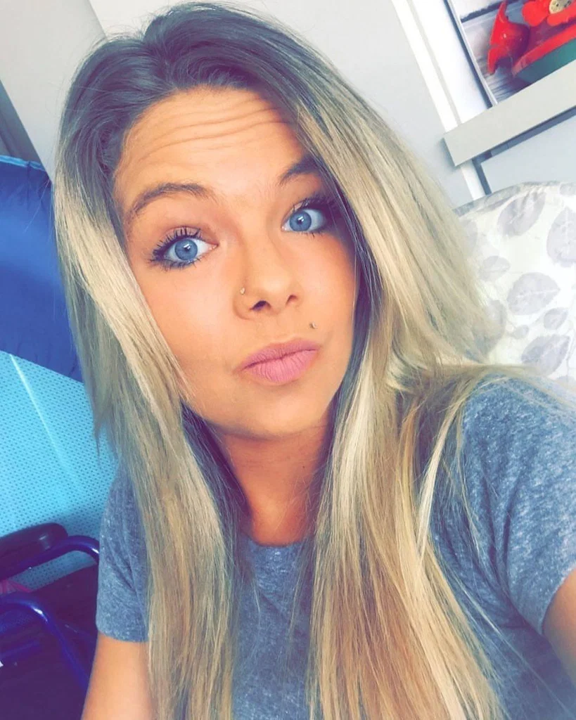 Chelsey Shroyer🤍🖤's avatar