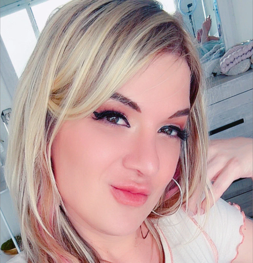 Kaela Luna (neé Moon)