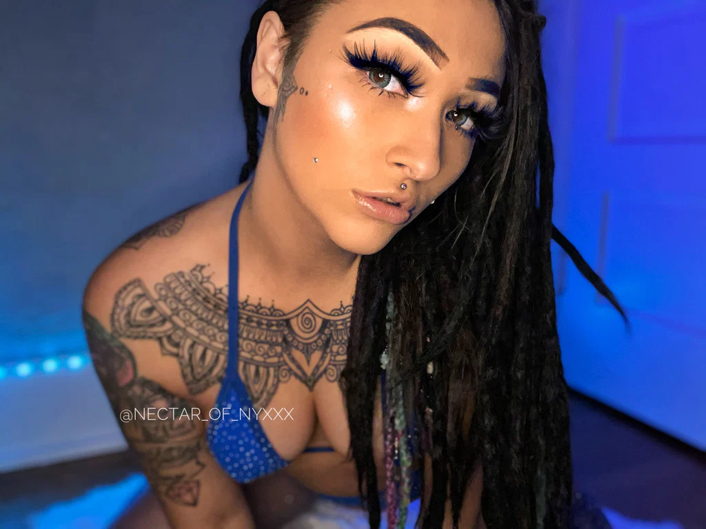 ✨ᑎY᙭’ᔕ ᕼOᑎEY ᑭOT🍯's avatar