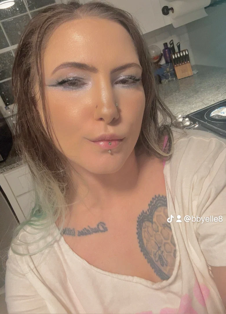 gooning bby brat • ur dominant mommy profile banner