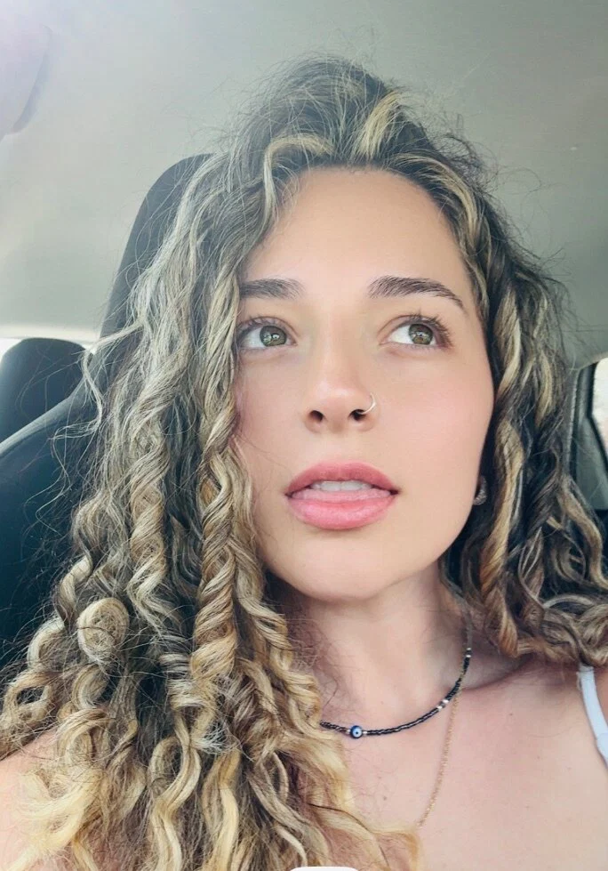 Wavy girl 👧🏻's avatar