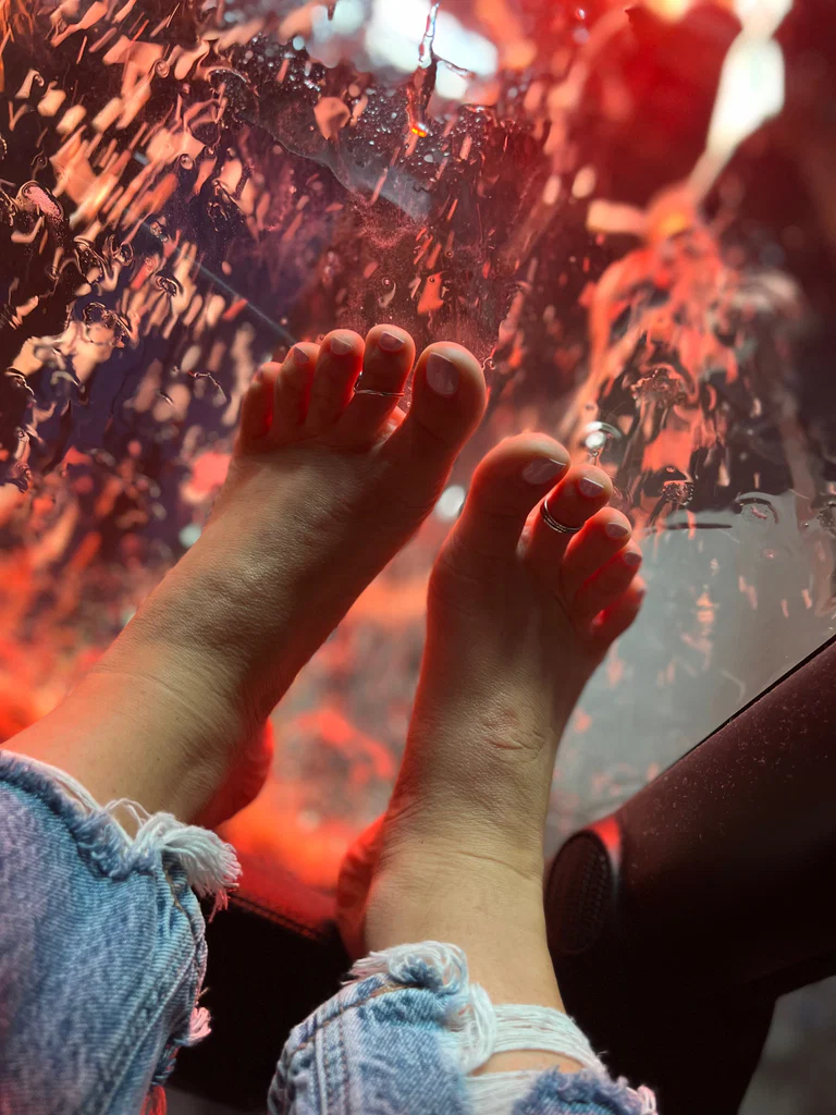 SexyyyyFeet 👣's avatar
