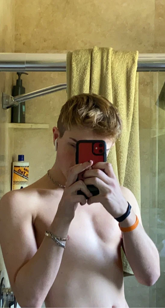 Connor Mills's avatar