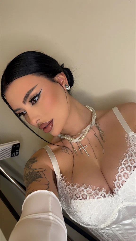 Mary H's avatar
