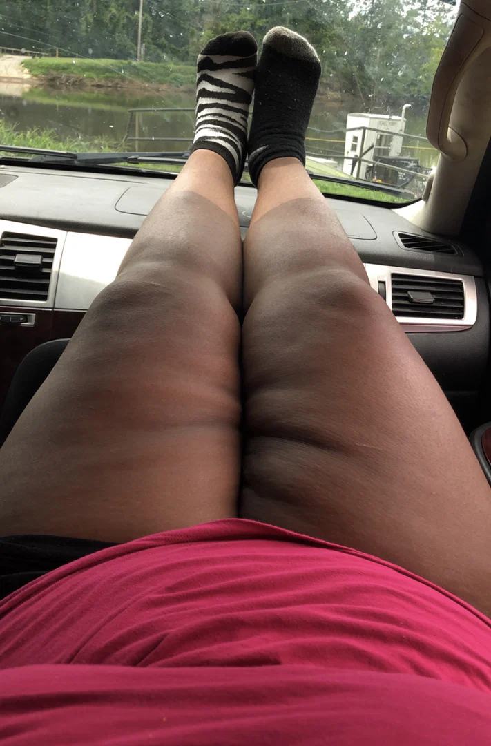 Mrs. Voluptuous profile banner