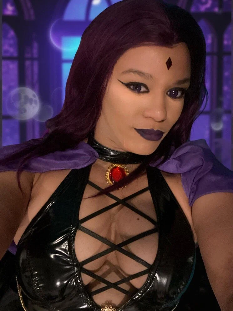Goddess Raven Bloodthorn profile banner
