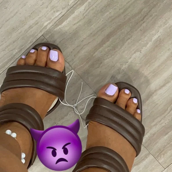 PrettyAZzToes's avatar