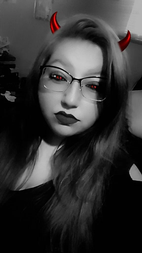 Red_Witch_13's avatar