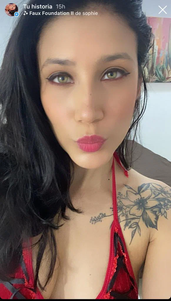 Caroljones_hot