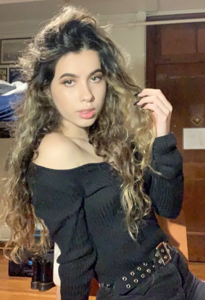 aurora martinez's avatar