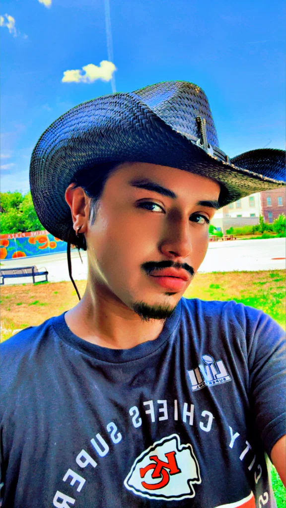 Gio Fox's avatar