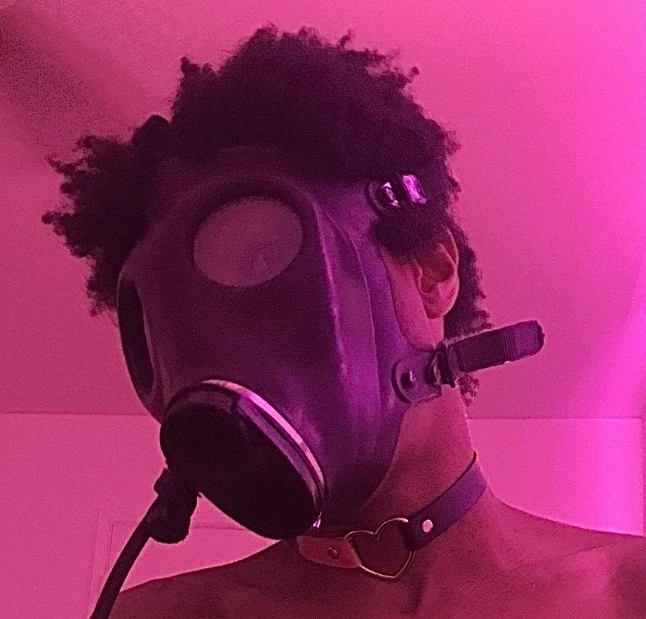 Vicki Rose's avatar