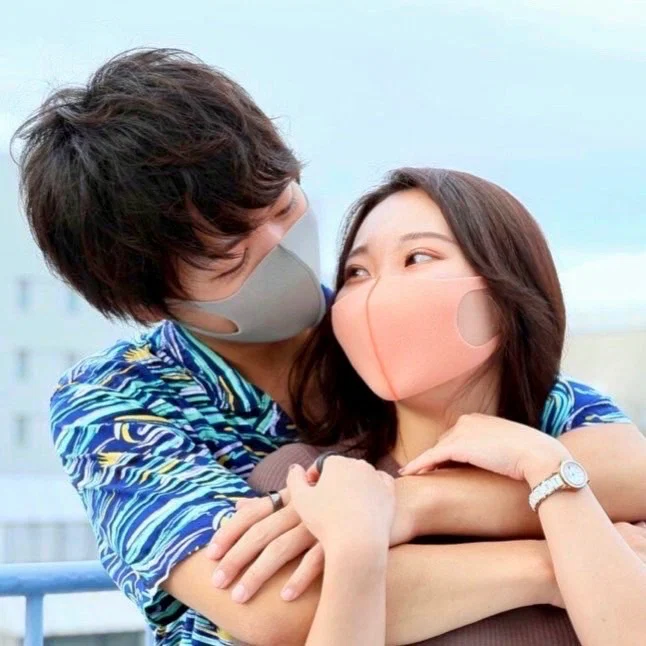 Emuyumi Premium 👩‍❤️‍💋‍👨's avatar