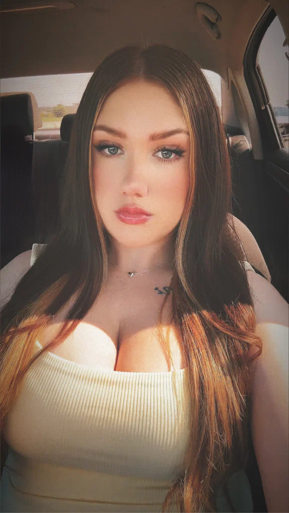 jazzy 🍭🌹's avatar