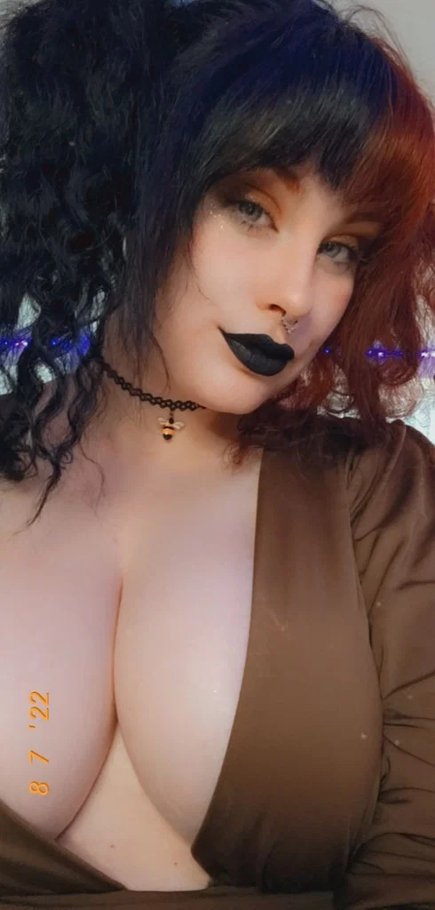 Jade Marie's avatar