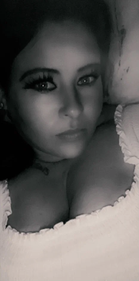 Hot eyes for you profile banner