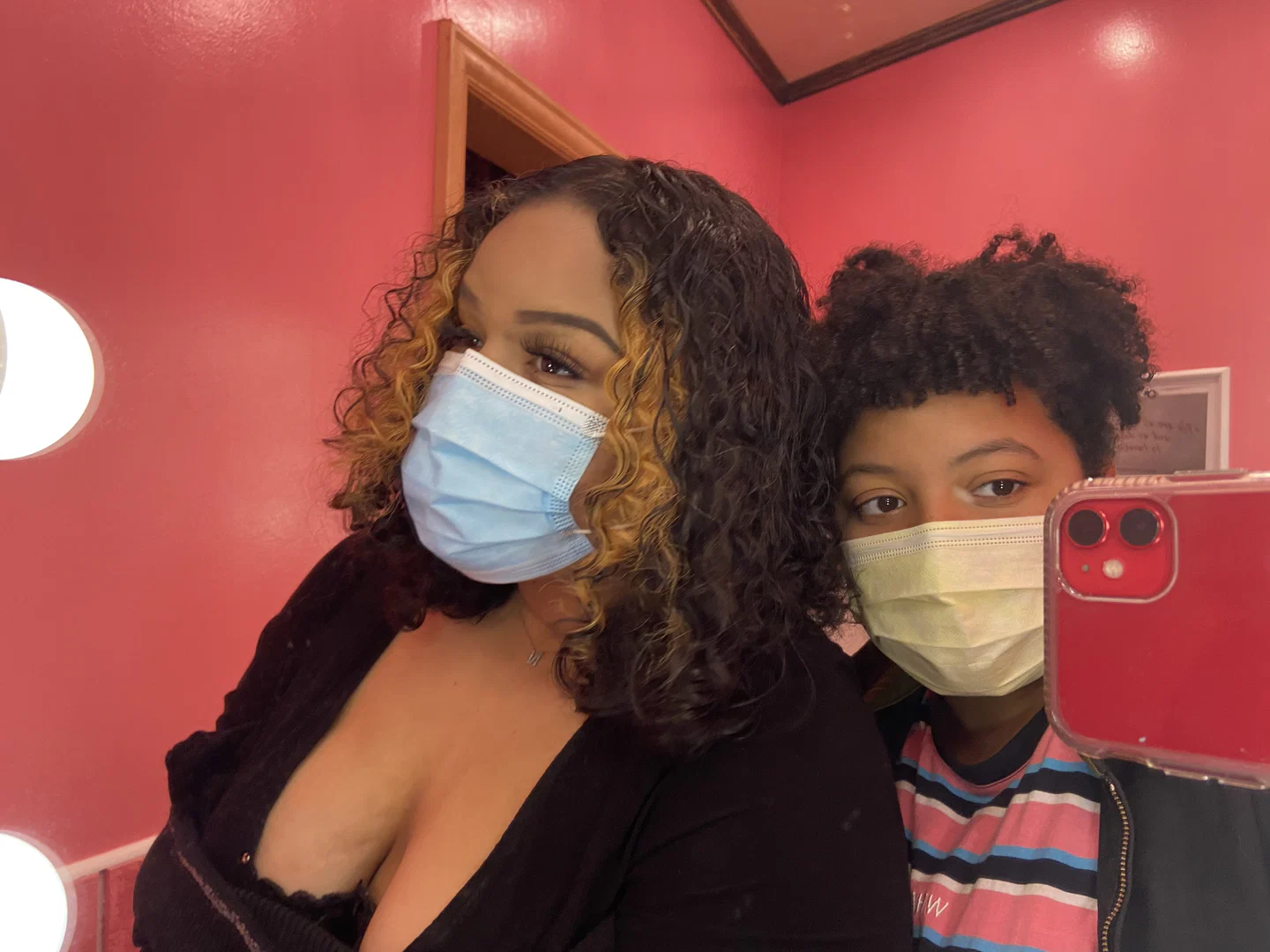 Tai and Tati profile banner