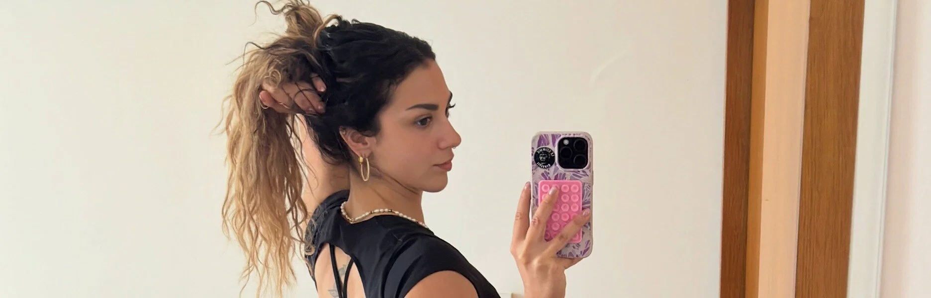 Silvia Likki profile banner