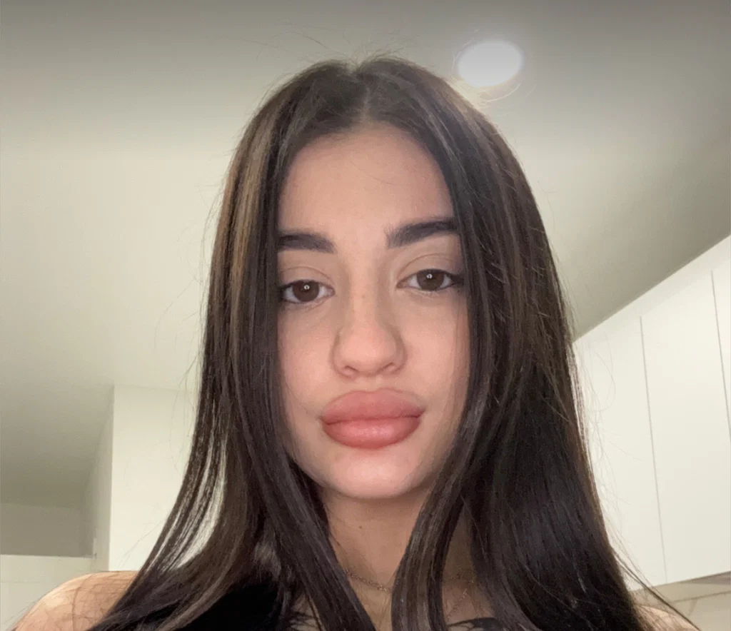 Liya 🍓's avatar