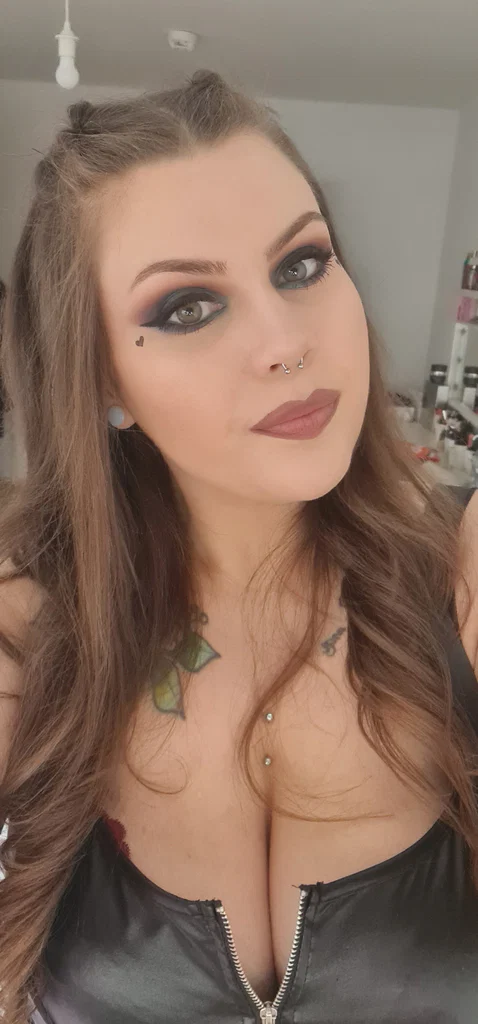 Lina's avatar