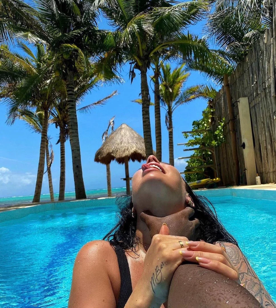 Valentina profile banner